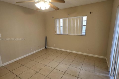 Condominio en alquiler en Coral Springs, Florida, 1 dormitorio, 56.67 m2 № 2076427 - foto 9