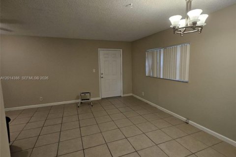 Condominio en alquiler en Coral Springs, Florida, 1 dormitorio, 56.67 m2 № 2076427 - foto 8
