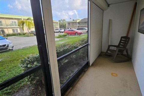 Condominio en alquiler en Coral Springs, Florida, 1 dormitorio, 56.67 m2 № 2076427 - foto 14