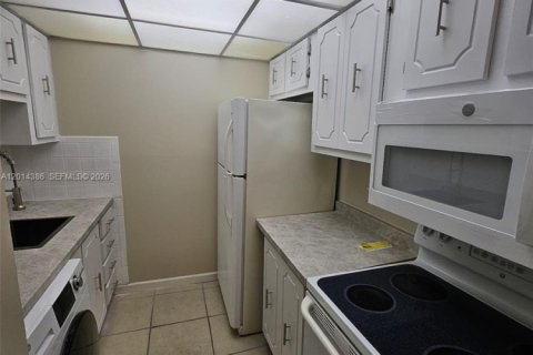 Condominio en alquiler en Coral Springs, Florida, 1 dormitorio, 56.67 m2 № 2076427 - foto 5