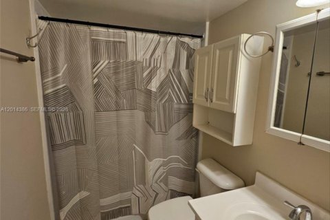 Condominio en alquiler en Coral Springs, Florida, 1 dormitorio, 56.67 m2 № 2076427 - foto 10