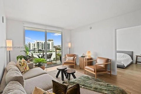 Copropriété à louer à Miami, Floride: 2 chambres, 88.35 m2 № 2072673 - photo 3
