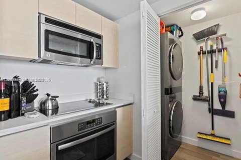 Copropriété à louer à Miami, Floride: 2 chambres, 88.35 m2 № 2072673 - photo 9