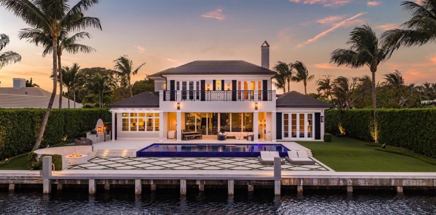 Villa ou maison à Gulf Stream, Floride 4 chambres, 423.17 m2 № 2147237