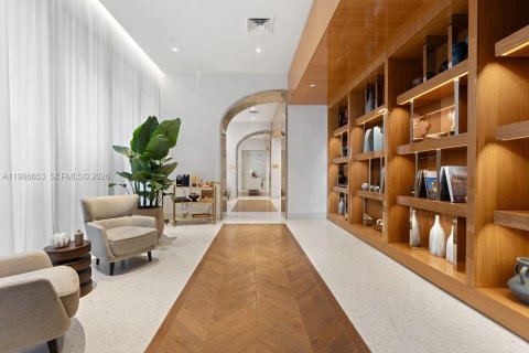Condo in Miami, Florida, 4 bedrooms  № 2048404 - photo 5