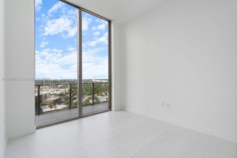 Condo in Miami, Florida, 4 bedrooms  № 2048404 - photo 19