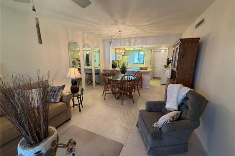 Condo in Punta Gorda, Florida, 2 bedrooms  № 2211451 - photo 7
