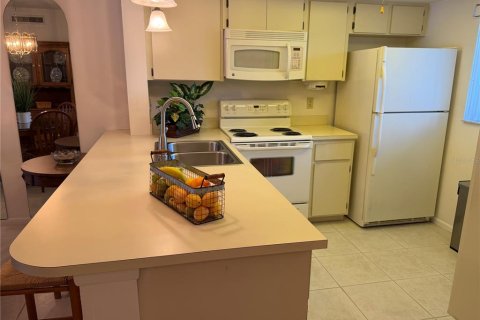 Condo in Punta Gorda, Florida, 2 bedrooms  № 2211451 - photo 11