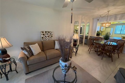 Condo in Punta Gorda, Florida, 2 bedrooms  № 2211451 - photo 8