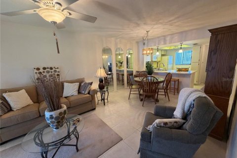 Condo in Punta Gorda, Florida, 2 bedrooms  № 2211451 - photo 5