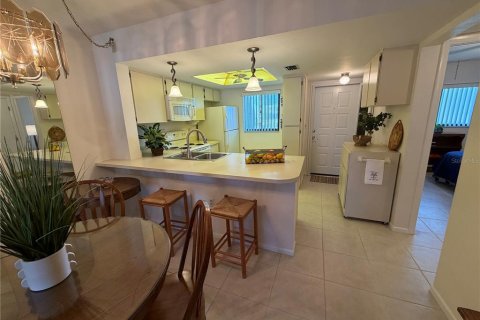 Condo in Punta Gorda, Florida, 2 bedrooms  № 2211451 - photo 10