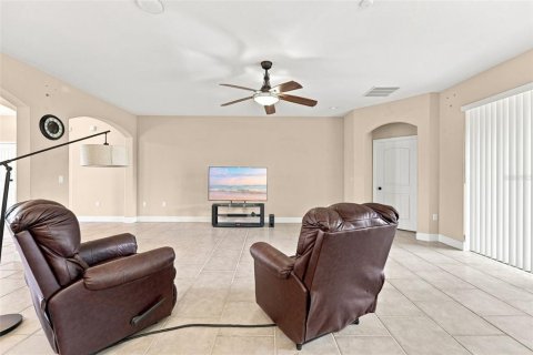 Villa ou maison à vendre à Deltona, Floride: 4 chambres, 229 m2 № 2302252 - photo 14