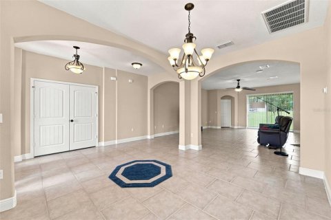 Villa ou maison à vendre à Deltona, Floride: 4 chambres, 229 m2 № 2302252 - photo 10