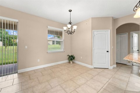 Villa ou maison à vendre à Deltona, Floride: 4 chambres, 229 m2 № 2302252 - photo 8