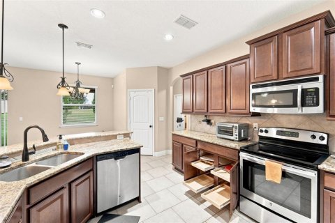 Villa ou maison à vendre à Deltona, Floride: 4 chambres, 229 m2 № 2302252 - photo 6