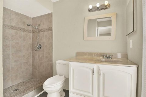 Casa en alquiler en Kissimmee, Florida, 4 dormitorios, 146.6 m2 № 1908495 - foto 18