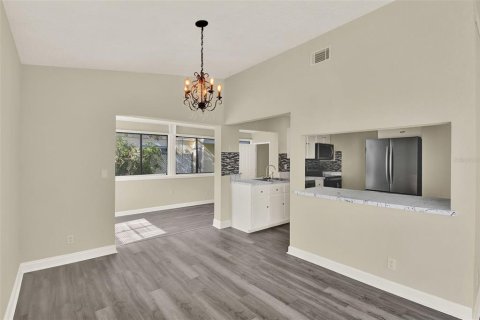 Casa en alquiler en Kissimmee, Florida, 4 dormitorios, 146.6 m2 № 1908495 - foto 5