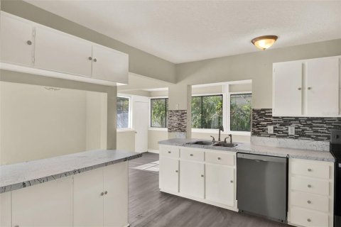 Casa en alquiler en Kissimmee, Florida, 4 dormitorios, 146.6 m2 № 1908495 - foto 6
