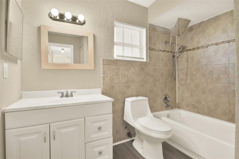 Casa en alquiler en Kissimmee, Florida, 4 dormitorios, 146.6 m2 № 1908495 - foto 19
