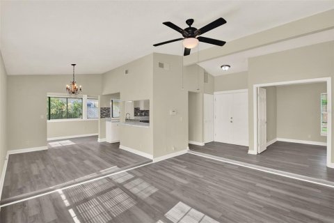 Casa en alquiler en Kissimmee, Florida, 4 dormitorios, 146.6 m2 № 1908495 - foto 3