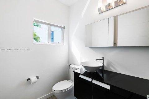 Купить таунхаус в Форт-Лодердейл, Флорида 2 спальни, 143.44м2, № 1971145 - фото 11