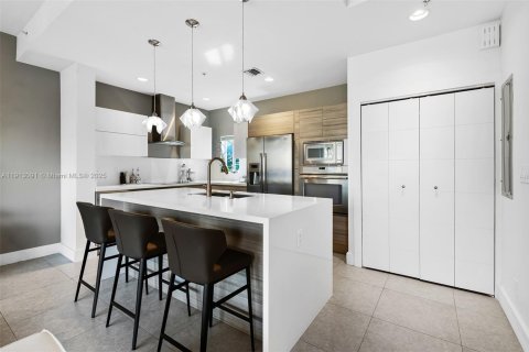 Купить таунхаус в Форт-Лодердейл, Флорида 2 спальни, 143.44м2, № 1971145 - фото 3