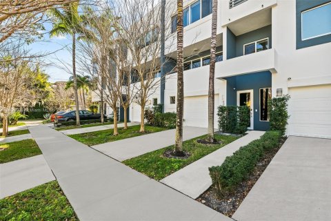 Купить таунхаус в Форт-Лодердейл, Флорида 2 спальни, 143.44м2, № 1971145 - фото 14