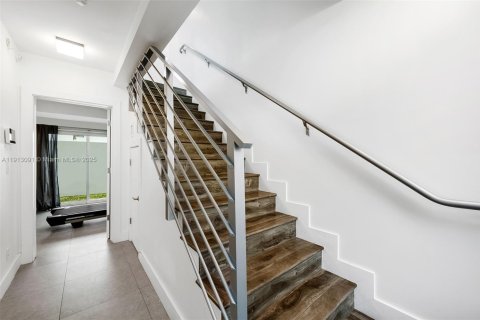 Купить таунхаус в Форт-Лодердейл, Флорида 2 спальни, 143.44м2, № 1971145 - фото 16