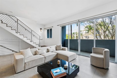 Купить таунхаус в Форт-Лодердейл, Флорида 2 спальни, 143.44м2, № 1971145 - фото 1