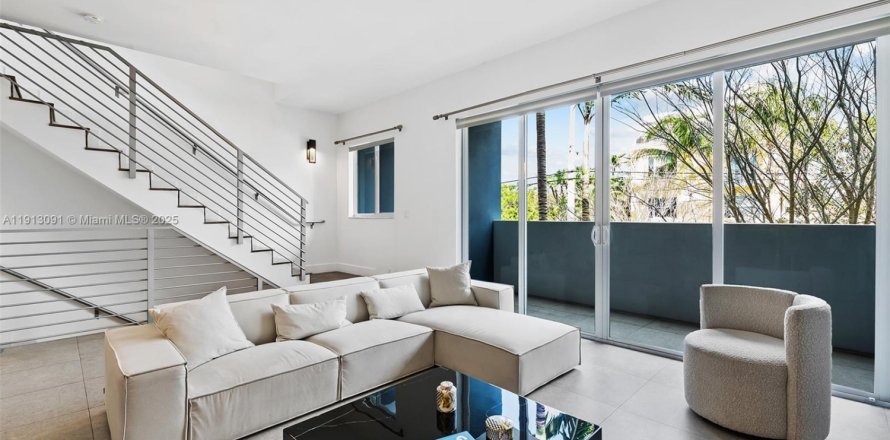 Таунхаус в Форт-Лодердейл, Флорида 2 спальни, 143.44м2 № 1971145