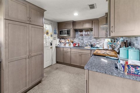 House in Gainesville, Florida 3 bedrooms, 111.48 sq.m. № 1666170 - photo 26