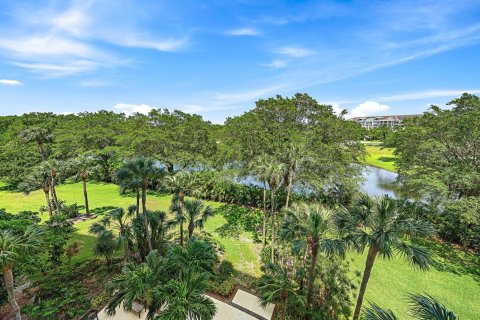 Condo in West Palm Beach, Florida, 3 bedrooms № 2175868 - photo 27