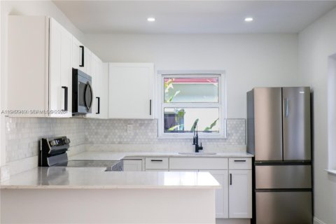 Villa ou maison à vendre à El Portal, Floride: 3 chambres № 2004113 - photo 7