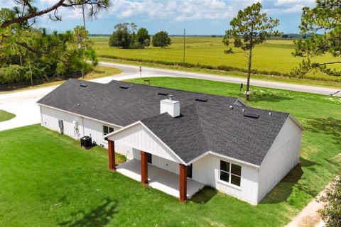 House in Dunnellon, Florida 4 bedrooms, 218.51 sq.m. № 2133782 - photo 1