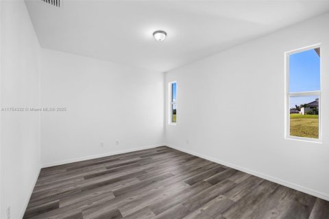 Villa ou maison à vendre à Cape Coral, Floride: 4 chambres, 178.47 m2 № 1860082 - photo 18