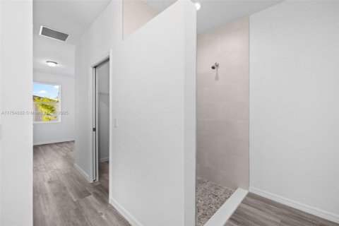 Villa ou maison à vendre à Cape Coral, Floride: 4 chambres, 178.47 m2 № 1860082 - photo 25