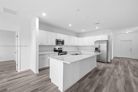 Villa ou maison à vendre à Cape Coral, Floride: 4 chambres, 178.47 m2 № 1860082 - photo 12