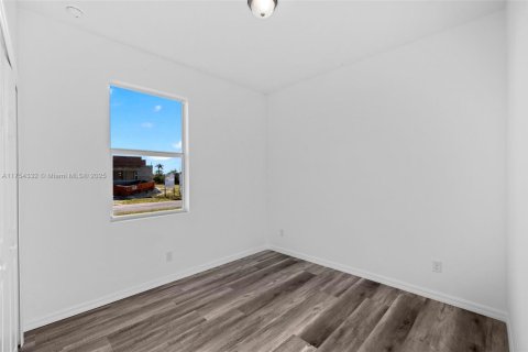 Villa ou maison à vendre à Cape Coral, Floride: 4 chambres, 178.47 m2 № 1860082 - photo 5