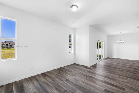 Villa ou maison à vendre à Cape Coral, Floride: 4 chambres, 178.47 m2 № 1860082 - photo 19