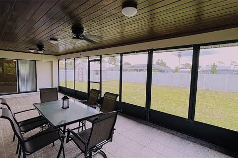House in Port Charlotte, Florida 3 bedrooms, 150.69 sq.m. № 1857860 - photo 5
