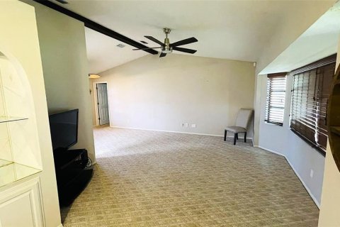 House in Port Charlotte, Florida 3 bedrooms, 150.69 sq.m. № 1857860 - photo 2