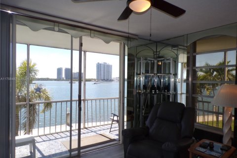 Condominio en venta en Aventura, Florida, 2 dormitorios, 100.61 m2 № 1868727 - foto 21