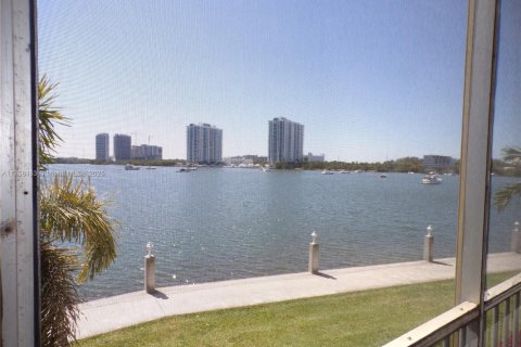Condominio en venta en Aventura, Florida, 2 dormitorios, 100.61 m2 № 1868727 - foto 6