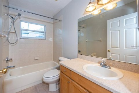 House in Valrico, Florida 5 bedrooms, 223.89 sq.m. № 2213738 - photo 14