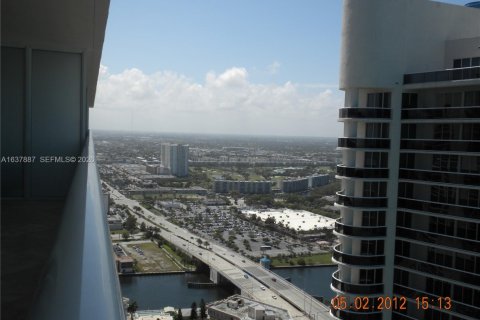 Снять в аренду кондоминиум в Халландейл-Бич, Флорида 2 спальни, 144.37м2, № 1980847 - фото 21