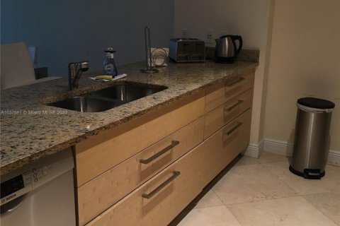 Снять в аренду кондоминиум в Халландейл-Бич, Флорида 2 спальни, 144.37м2, № 1980847 - фото 9