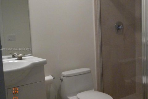 Снять в аренду кондоминиум в Халландейл-Бич, Флорида 2 спальни, 144.37м2, № 1980847 - фото 17