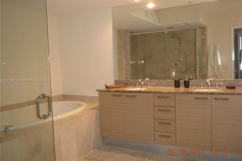 Снять в аренду кондоминиум в Халландейл-Бич, Флорида 2 спальни, 144.37м2, № 1980847 - фото 12