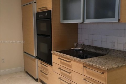 Снять в аренду кондоминиум в Халландейл-Бич, Флорида 2 спальни, 144.37м2, № 1980847 - фото 8