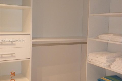 Снять в аренду кондоминиум в Халландейл-Бич, Флорида 2 спальни, 144.37м2, № 1980847 - фото 13